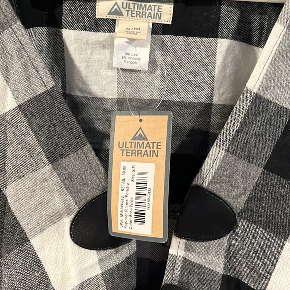 Buffalo Plaid Poncho - Picture 4 of 4